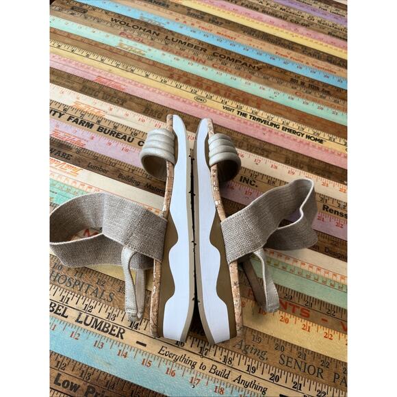 Donald Pliner Women’s 8 Shaye Ankle Strappy Sandals Metallic Tan Cork - Picture 9 of 10